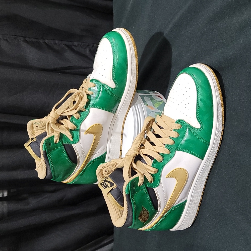 Air Jordan Retro 1 High Celtics